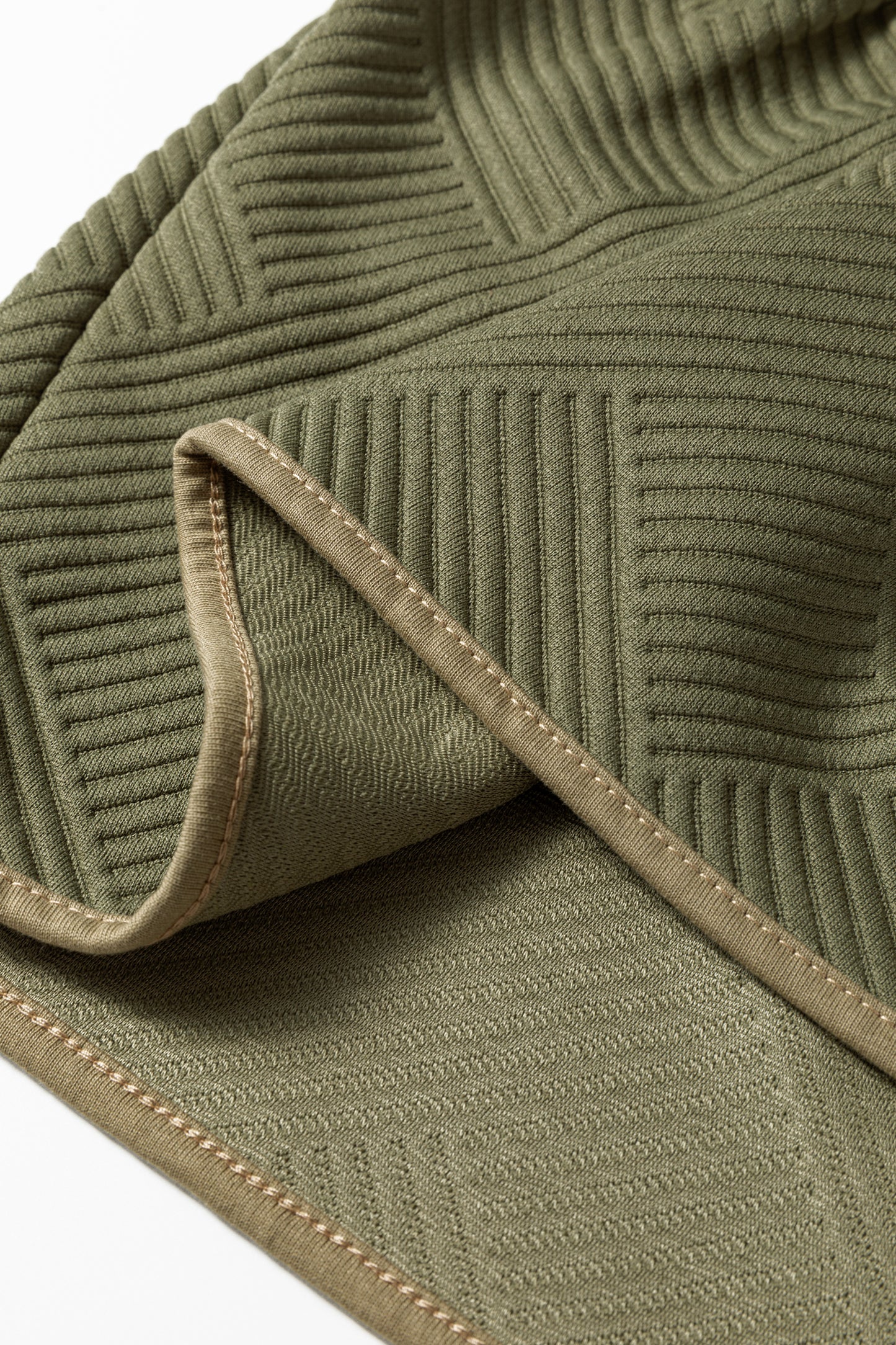 Green Contrast Trim Bracelet Sleeve Dress in Plus Size